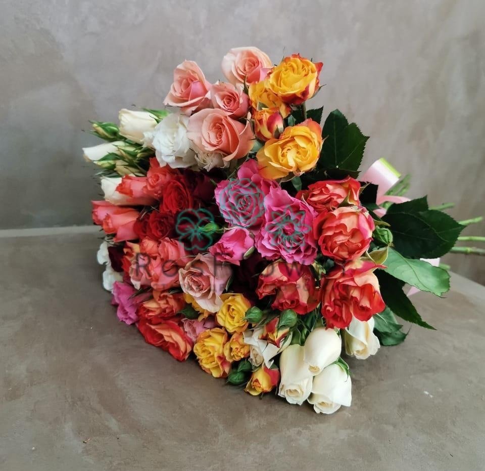 Букет цветов из: Розы в поселок им. Кирова