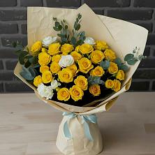 Букет цветов из:  Розы в поселок им. Кирова