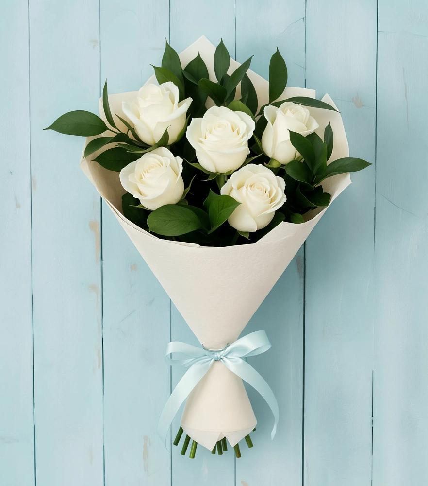 Букет цветов из: Розы в поселок им. Кирова