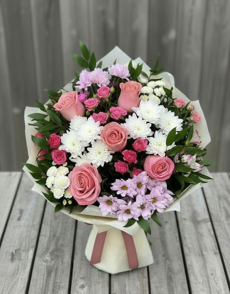 Букет цветов из: Альстромерии, Гвоздики, Розы и Хризантемы в поселок им. Кирова