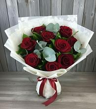 Букет цветов из:  Розы в поселок им. Кирова
