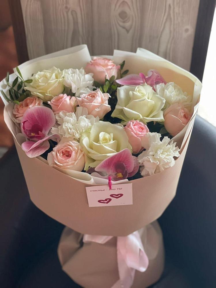 Букет цветов из: Орхидеи, Розы и Гвоздики в поселок им. Кирова