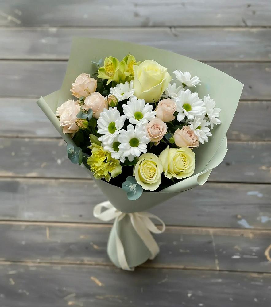 Букет цветов из: Альстромерии, Розы и Хризантемы в поселок им. Кирова