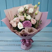 Букет цветов из:  Розы и Лизиантусы в поселок им. Кирова