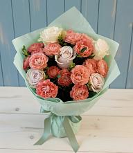 Букет цветов из:  Розы в поселок им. Кирова