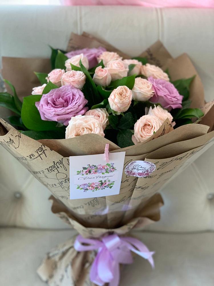 Букет цветов из: Розы в поселок им. Кирова