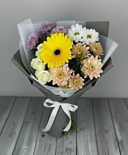 Букет цветов из:  Розы, Герберы и Хризантемы в поселок им. Кирова