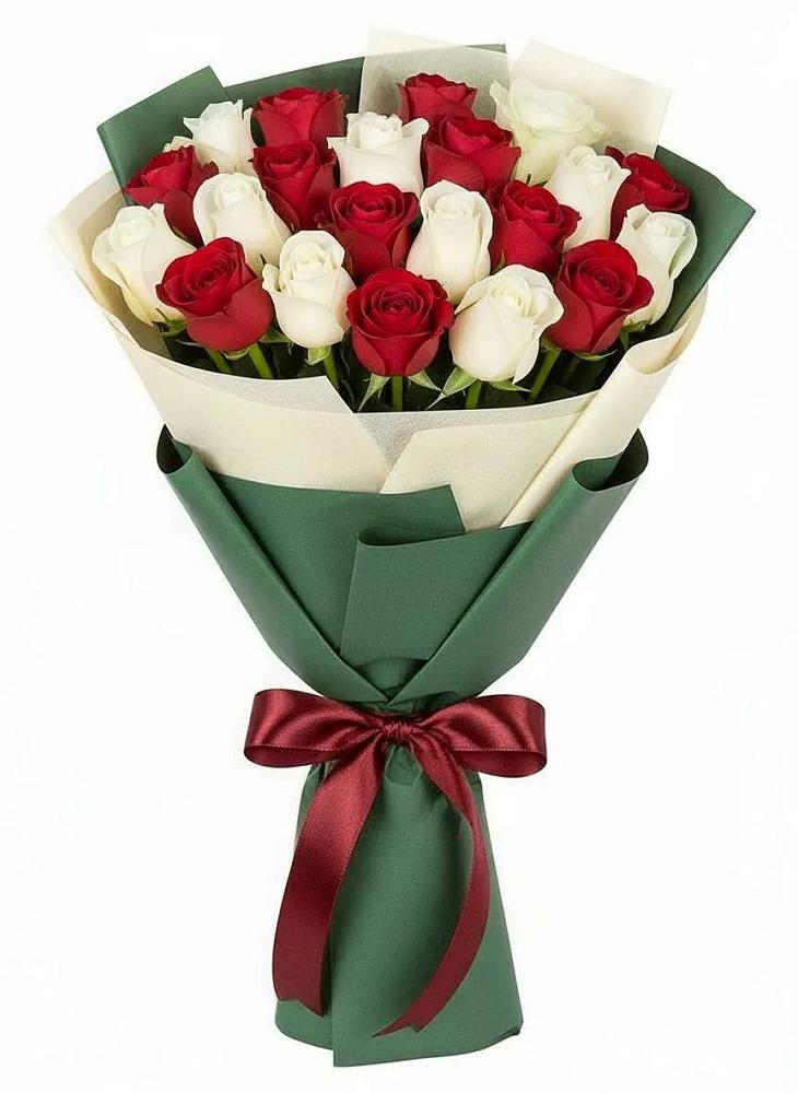 Букет Микс из красных и белых роз в поселок им. Кирова