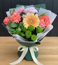 Букет цветов из:  Гвоздики, Розы, Герберы и Хризантемы #REPLACE_PRED# поселок им. Кирова
