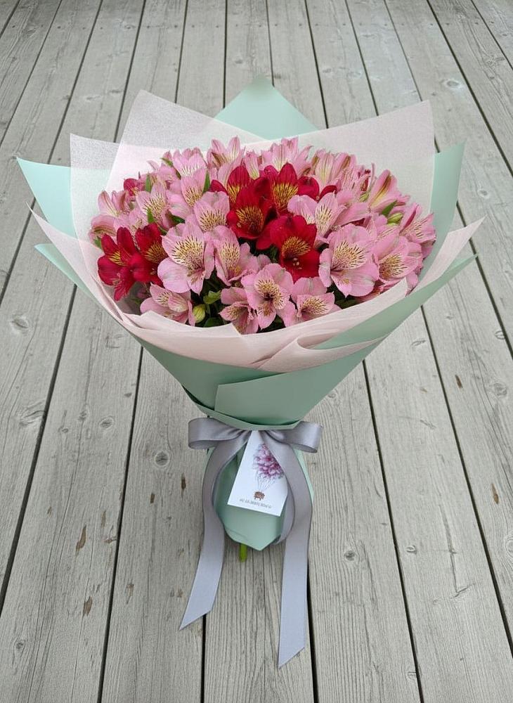 Букет цветов из: Альстромерии в поселок им. Кирова