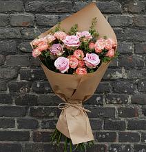 Букет цветов из:  Розы в поселок им. Кирова