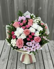 Букет цветов из:  Альстромерии, Гвоздики, Розы и Хризантемы в поселок им. Кирова