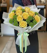 Букет цветов из:  Хризантемы и Розы в поселок им. Кирова