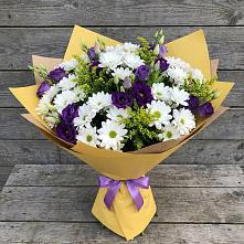 Букет цветов из:  Ирисы, Хризантемы и Ромашки в поселок им. Кирова