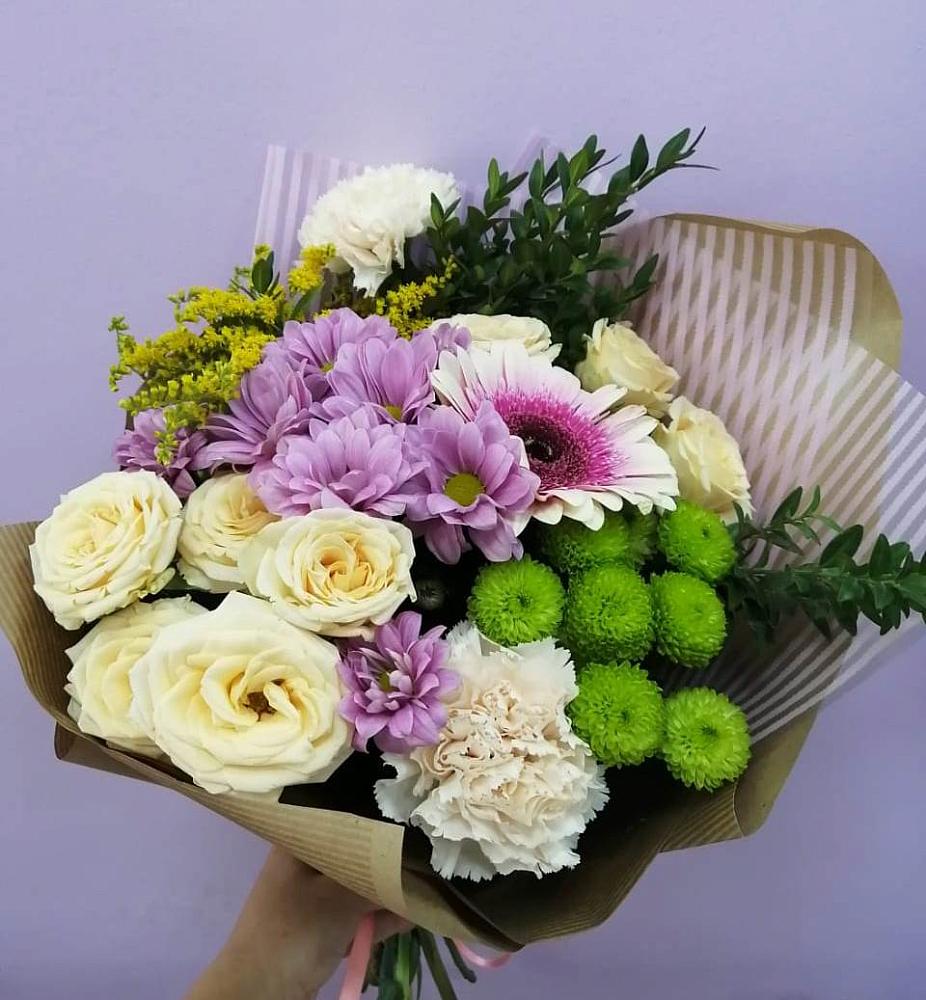 Букет цветов из: Хризантемы, Розы, Гвоздики и Герберы в поселок им. Кирова