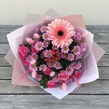Букет цветов из:  Розы, Герберы и Хризантемы в поселок им. Кирова