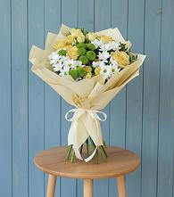 Букет цветов из:  Хризантемы и Розы в поселок им. Кирова