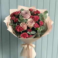 Букет цветов из:  Гвоздики и Розы в поселок им. Кирова