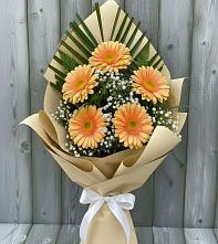 Букет цветов из:  Герберы в поселок им. Кирова