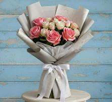 Букет цветов из:  Розы в поселок им. Кирова